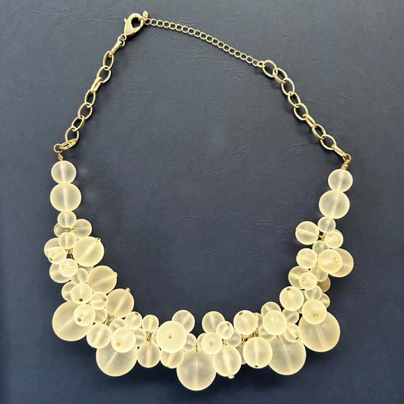 Stunning Semi-frosted Glass Bead Necklace - Picture 3 of 3